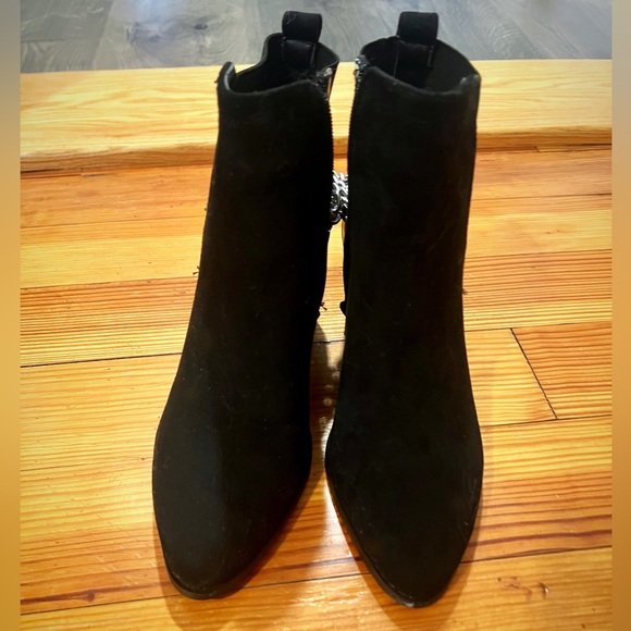 Worn once: multi texture black bootie with chain detail - Picture 3 of 5